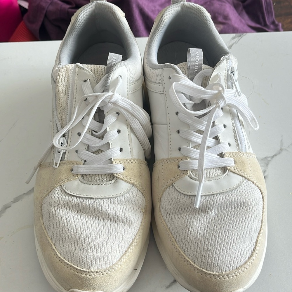 Vionic Athena sneakers
